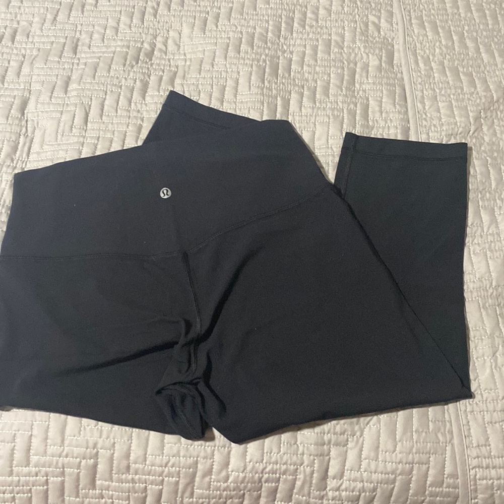 Black Lululemon Aligns cropped